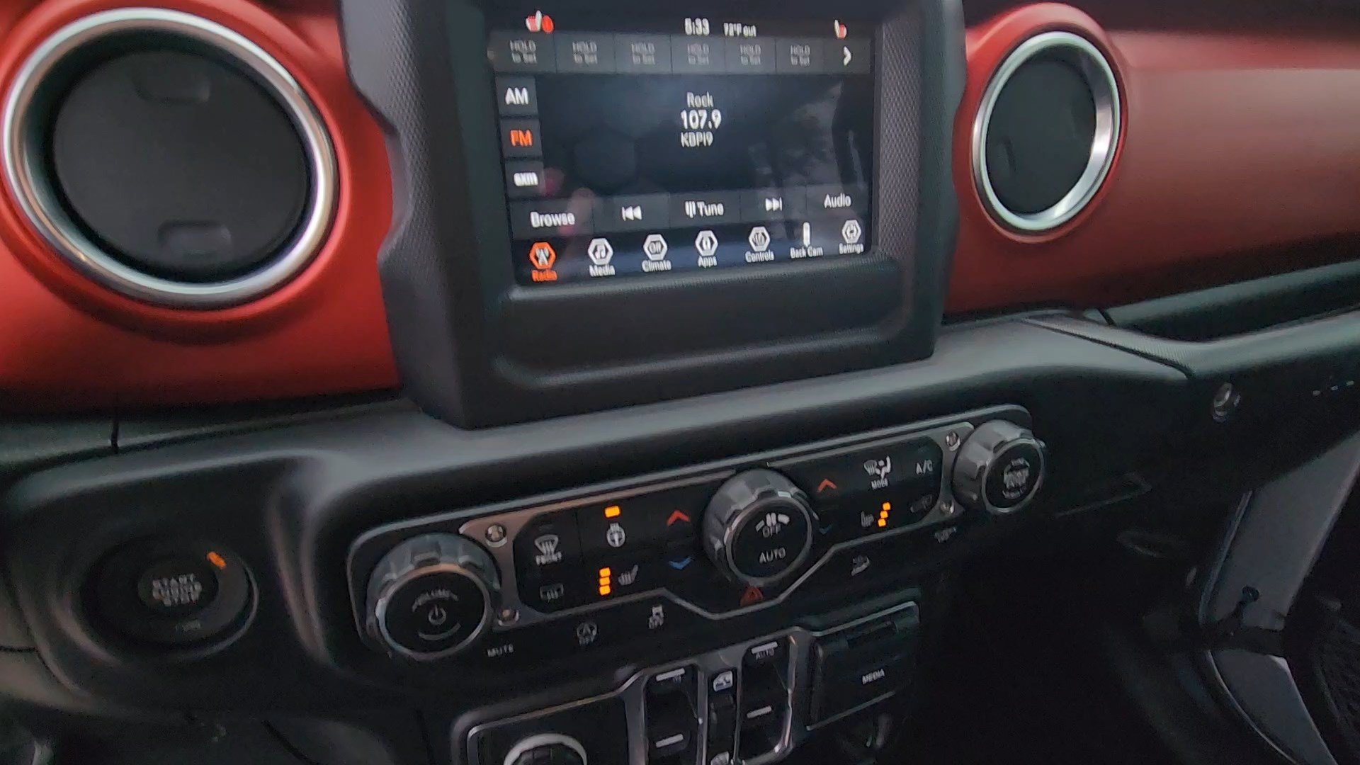 Used 2019 Jeep Wrangler Unlimited Rubicon w/ Cold Weather Group AWD/4WD image 36
