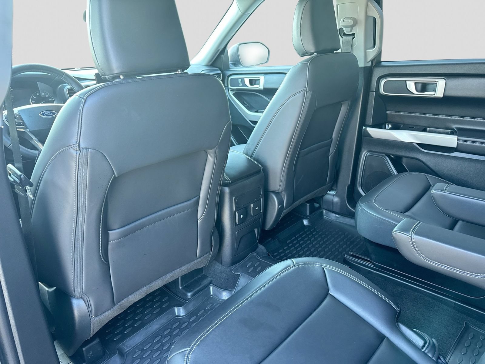 Certified 2024 Ford Explorer XLT w/ Equipment Group 202A AWD/4WD image 18