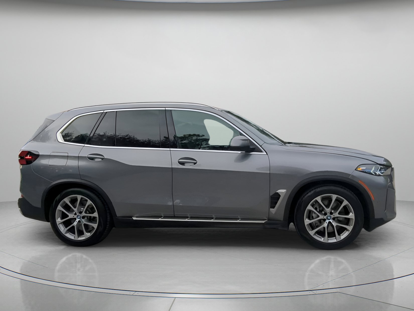 Used 2025 BMW X5 xDrive50e AWD/4WD image 33