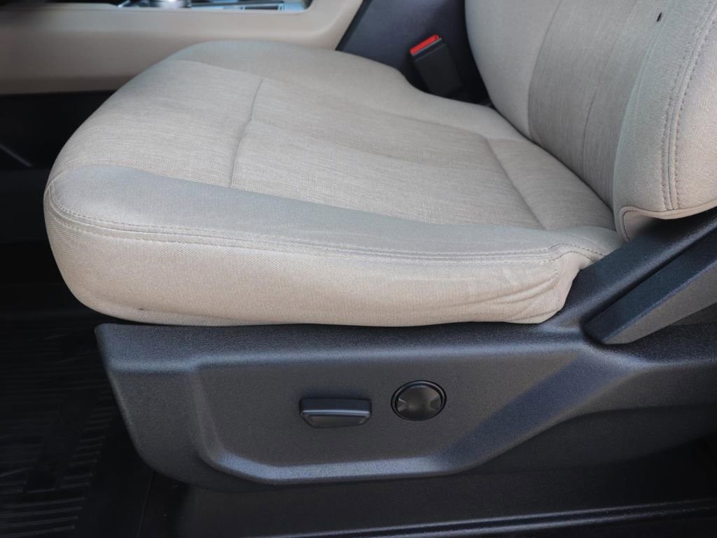 Certified 2022 Ford Expedition XLT RWD image 19