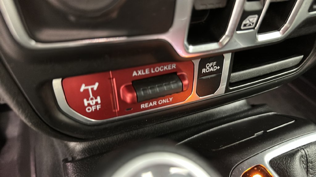 Used 2024 Jeep Wrangler Unlimited AWD/4WD image 21