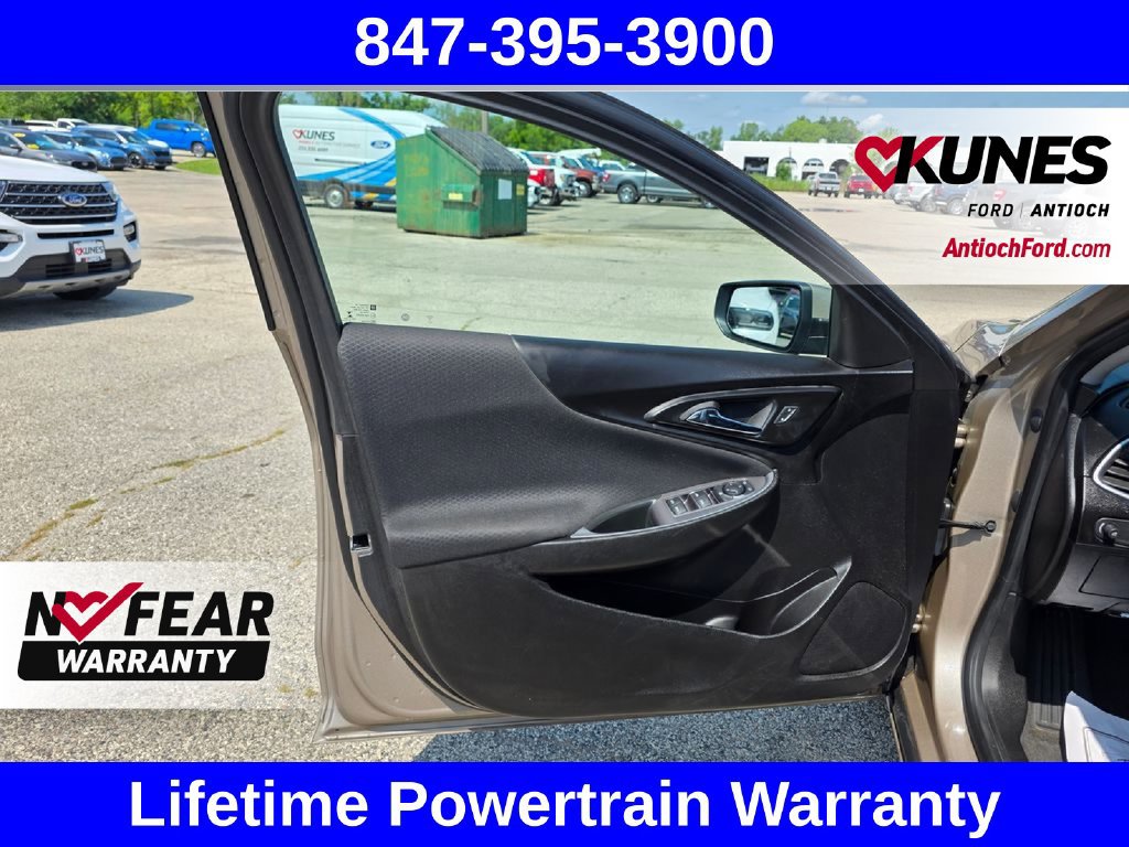 Used 2024 Chevrolet Malibu LT FWD image 17