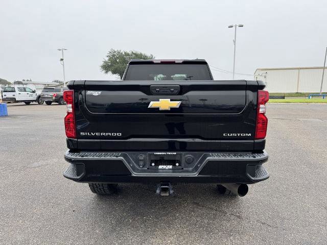Used 2022 Chevrolet Silverado 2500 Custom w/ Custom Value Package image 4