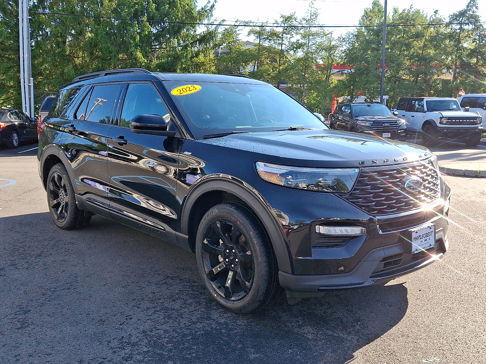 Certified 2023 Ford Explorer ST-Line w/ Class IV Trailer Tow Package AWD/4WD image 3