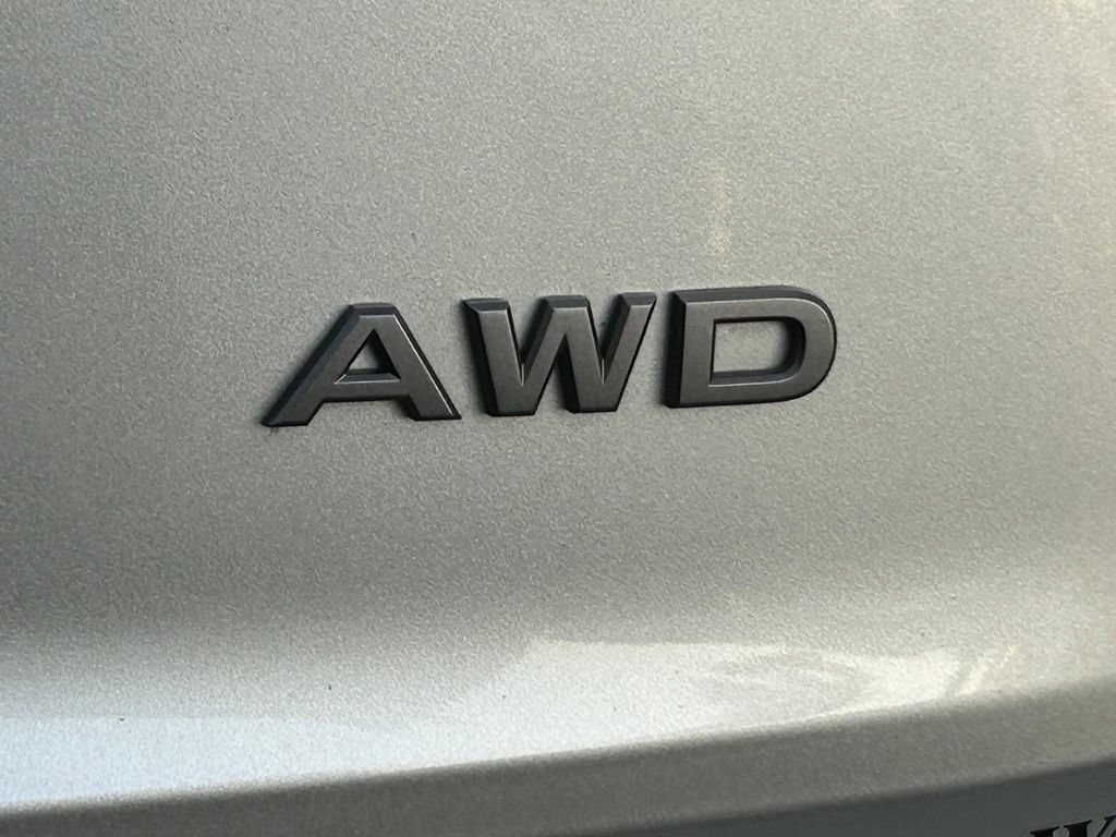 Used 2024 Nissan Rogue S AWD/4WD image 20