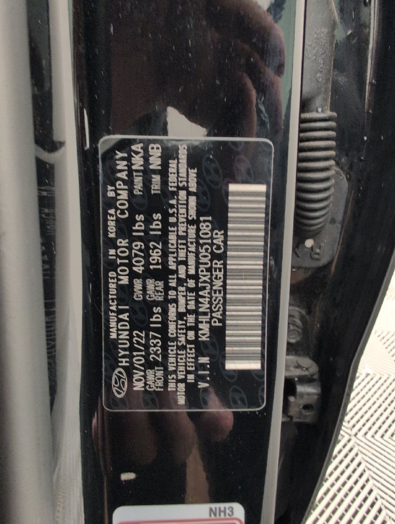 Used 2023 Hyundai Elantra Limited FWD image 40