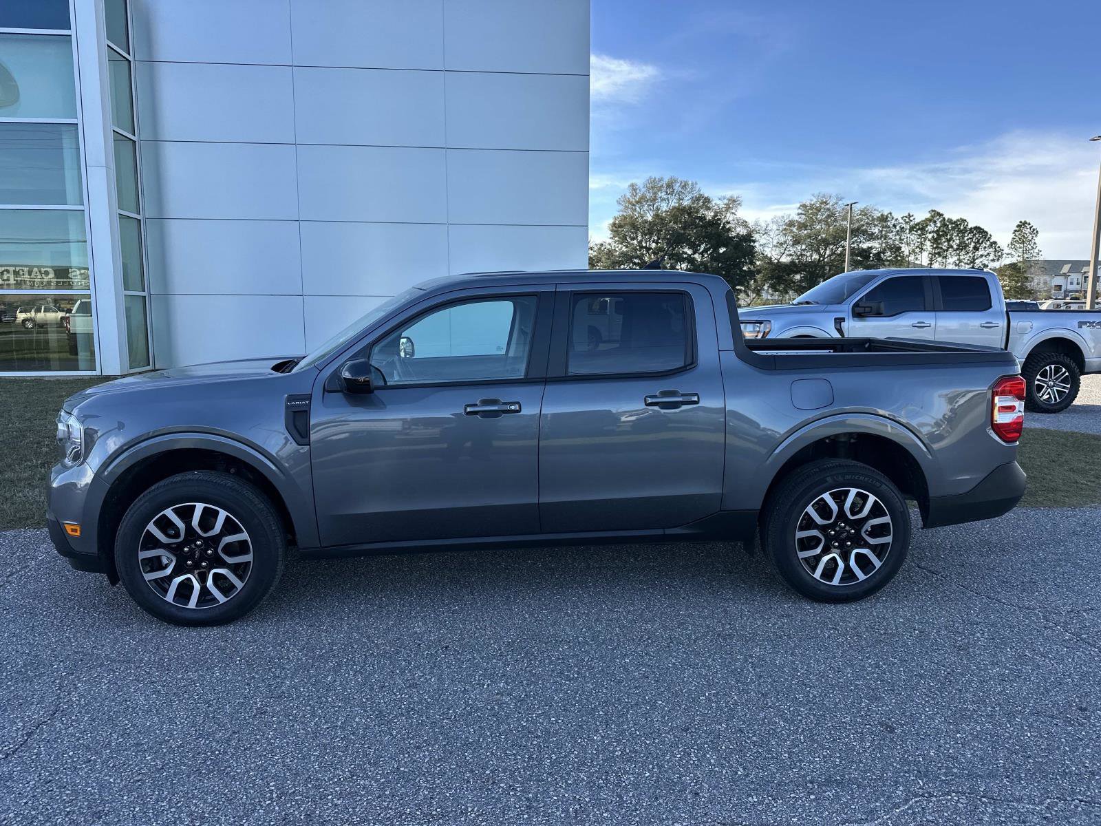 Certified 2024 Ford Maverick Lariat image 2