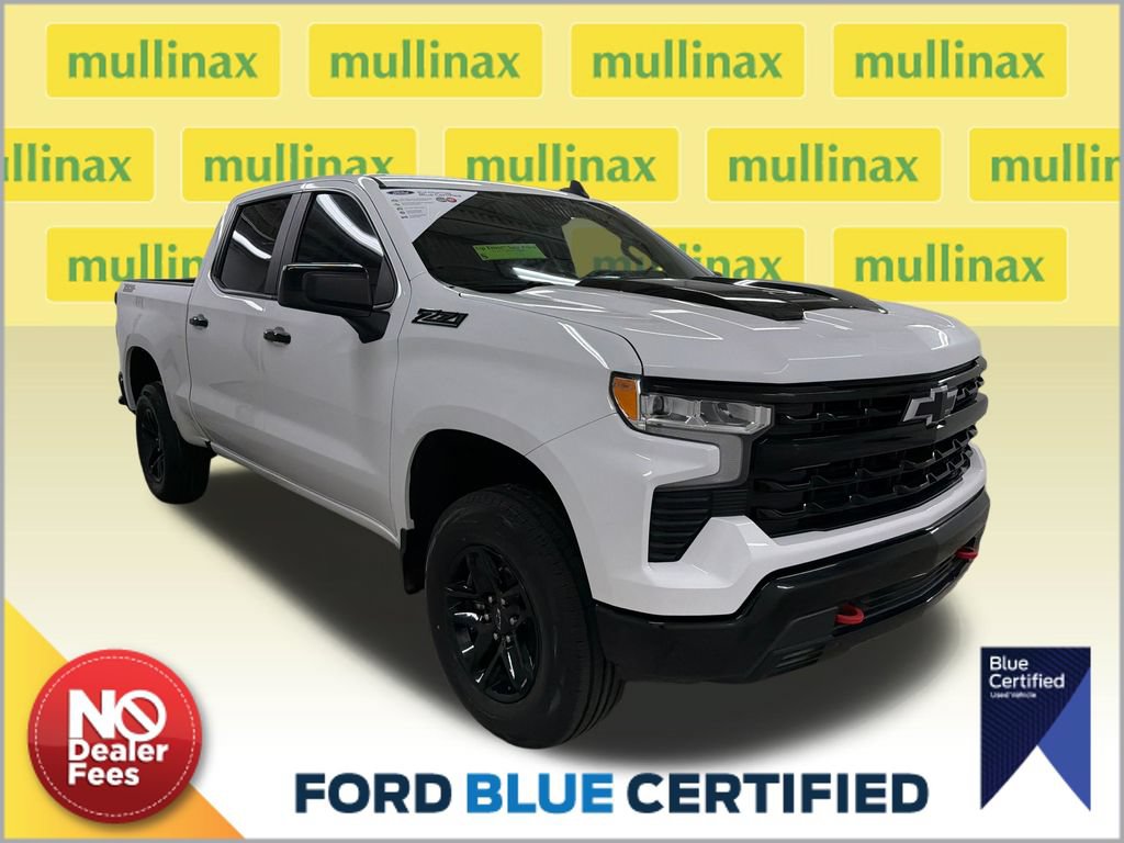 Used 2023 Chevrolet Silverado 1500 LT Trail Boss w/ Protection Package AWD/4WD image 1