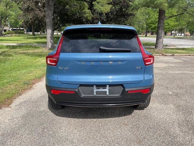 Used 2025 Volvo XC40 B5 Plus AWD/4WD image 8