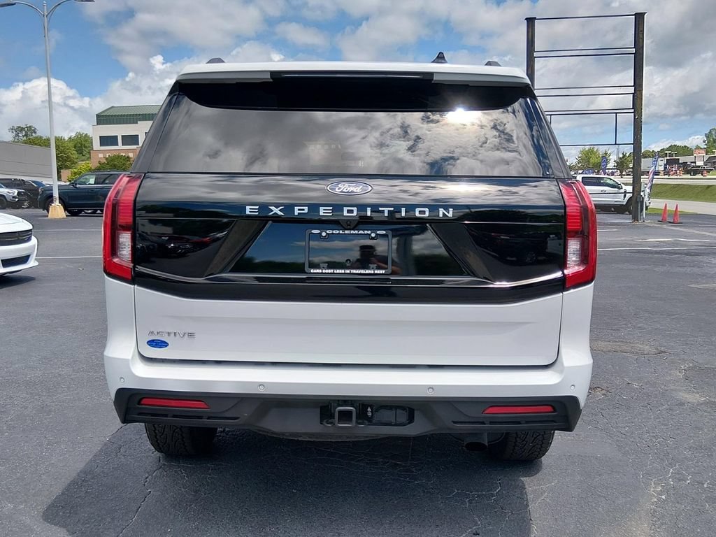 Certified 2025 Ford Expedition Active AWD/4WD image 5