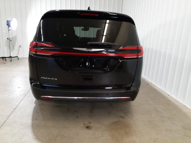 Used 2025 Chrysler Pacifica Select FWD image 30