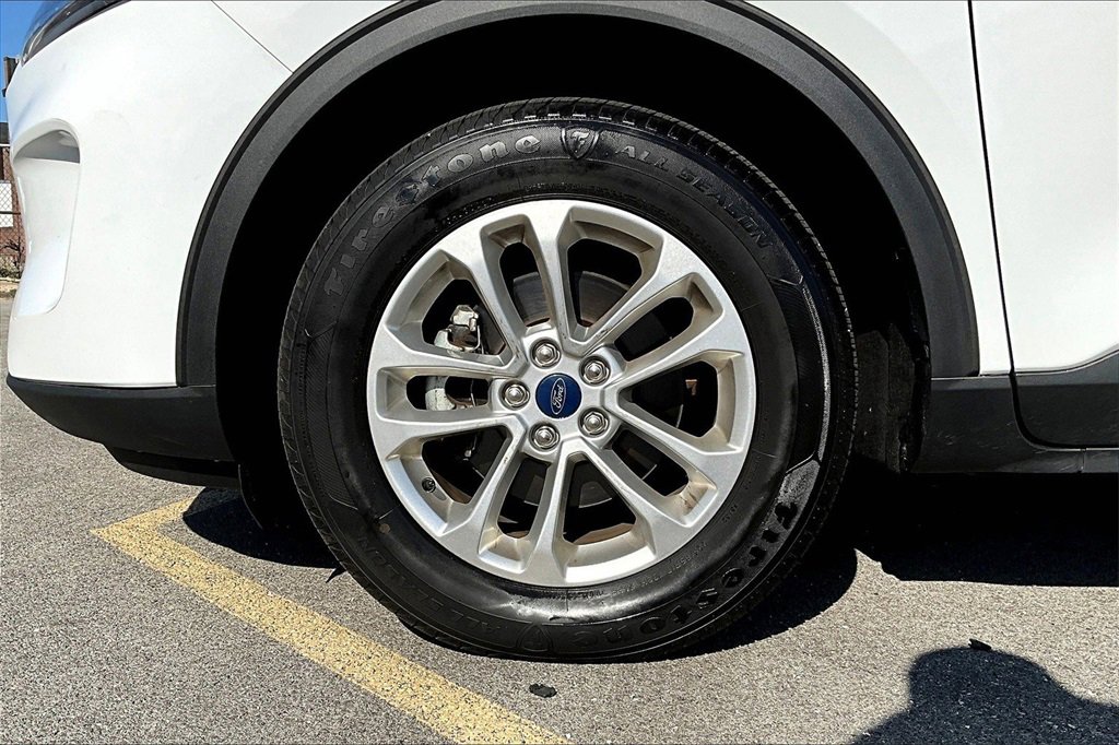 Certified 2021 Ford Escape SE image 9