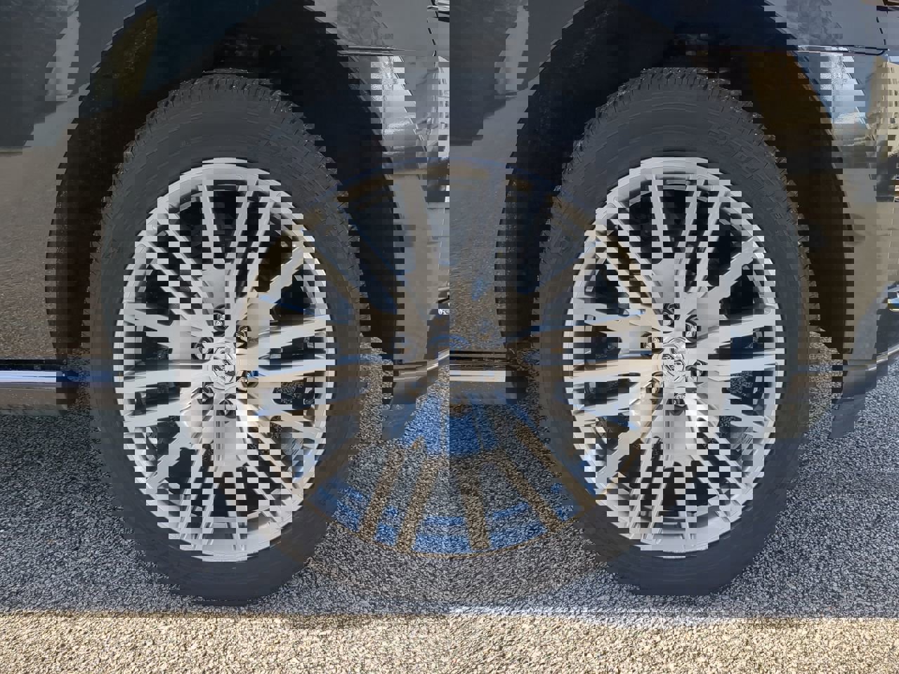 Certified 2023 Ford Expedition Limited image 9