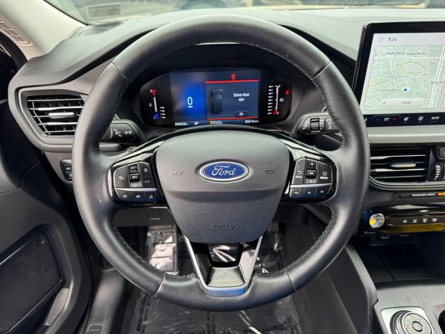 Certified 2024 Ford Escape SE w/ Class II Trailer Tow Package FWD image 17