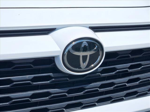 Used 2021 Toyota RAV4 LE FWD image 6