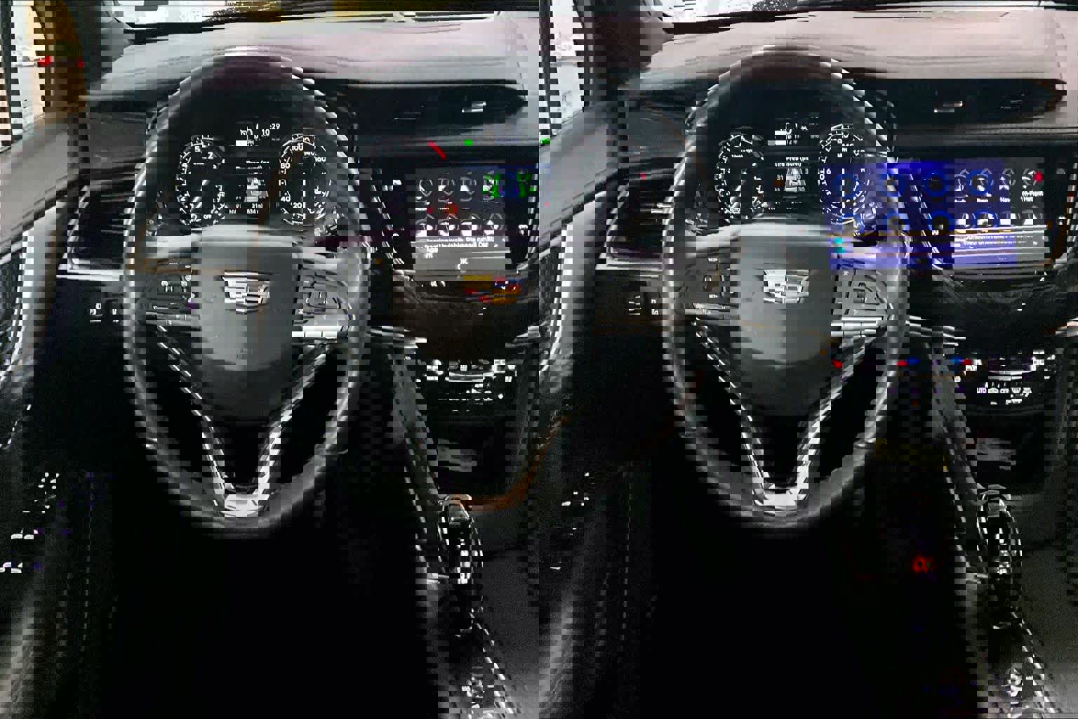 Used 2025 Cadillac XT6 Premium Luxury image 8