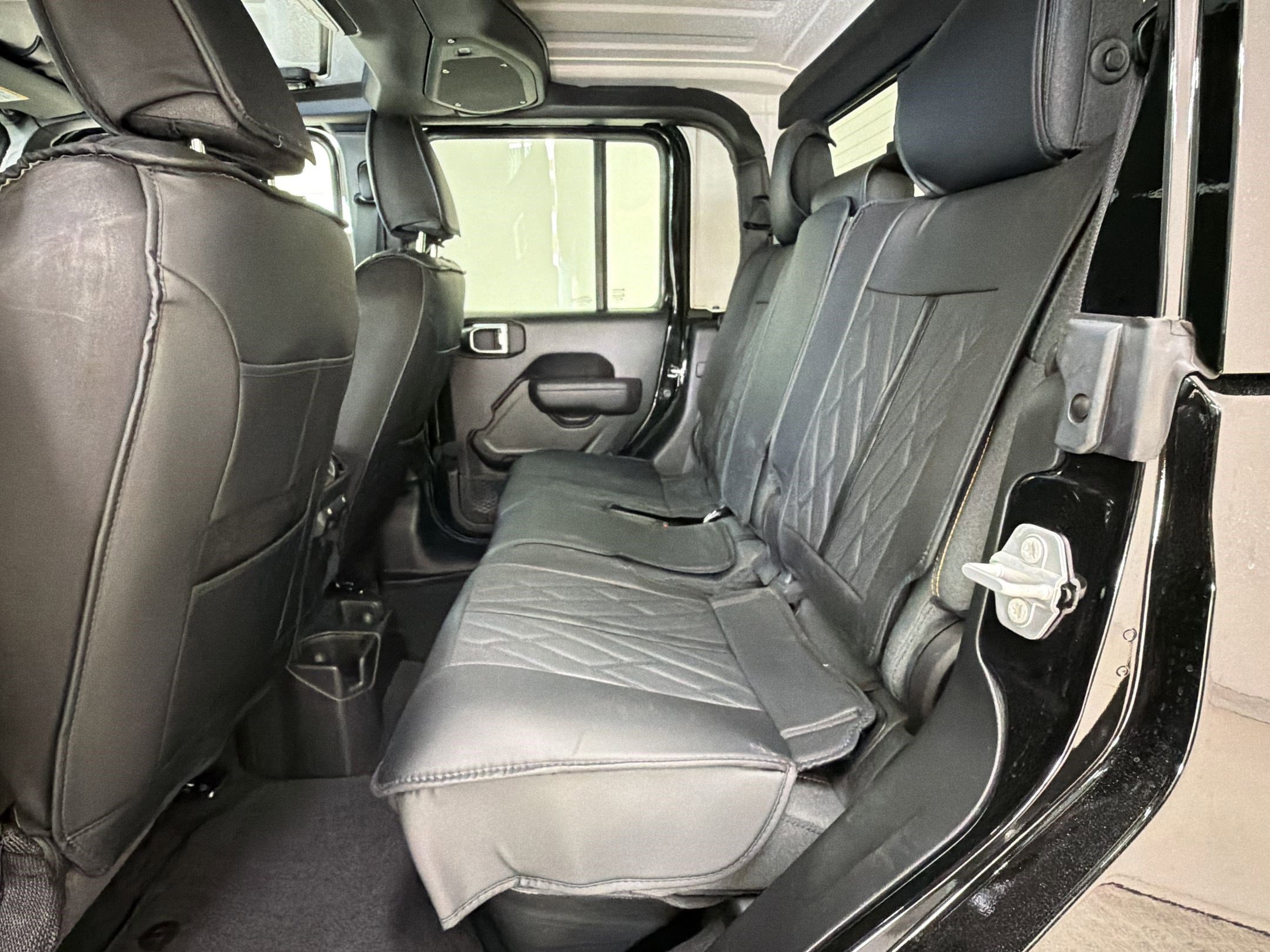 Used 2025 Jeep Gladiator Sport AWD/4WD image 15