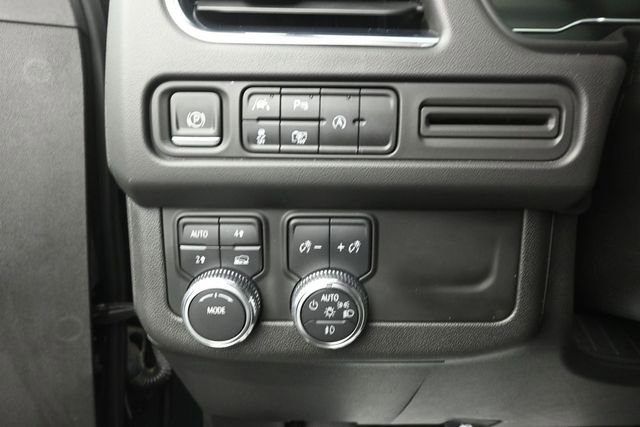 Used 2023 GMC Yukon XL SLT w/ SLT Premium Package AWD/4WD image 19