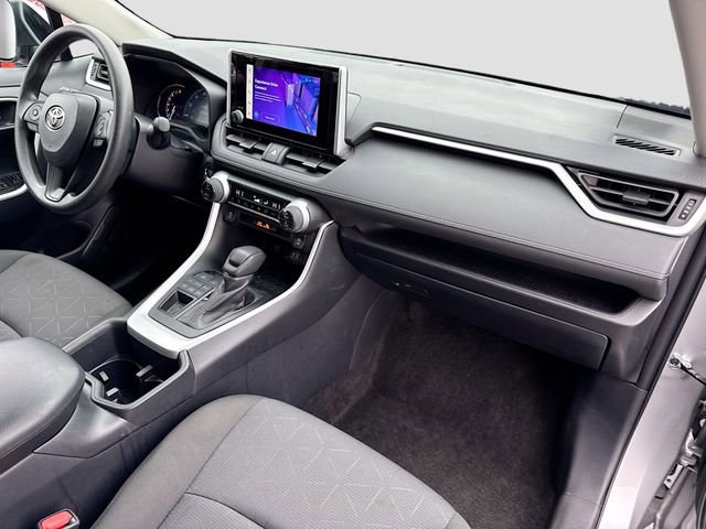 Used 2025 Toyota RAV4 XLE image 33