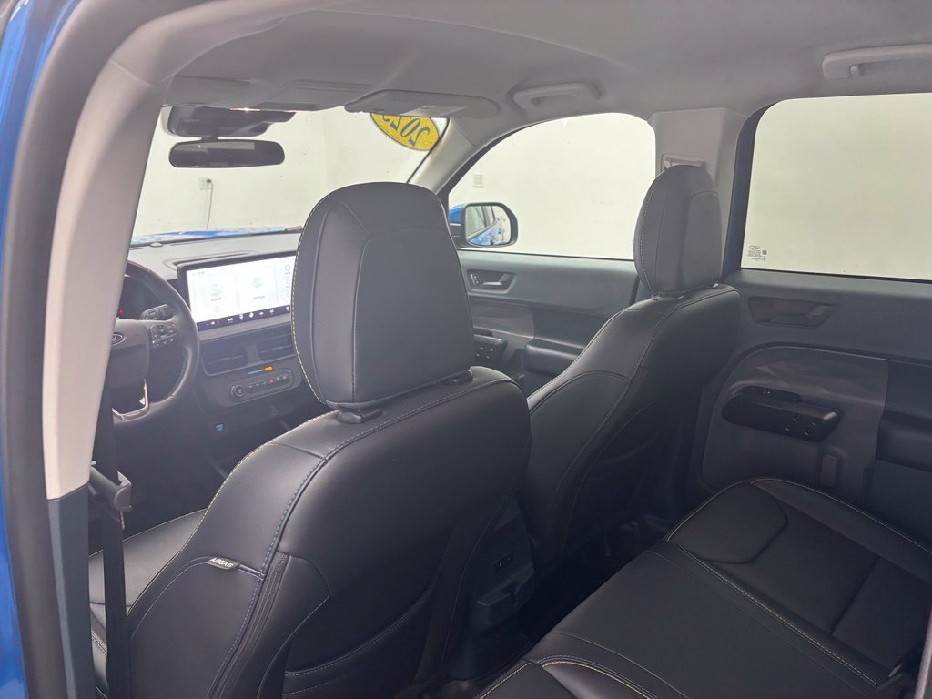 Certified 2025 Ford Maverick Lobo AWD/4WD image 35