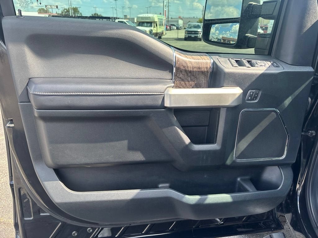 Certified 2019 Ford F350 Lariat w/ Chrome Package AWD/4WD image 13