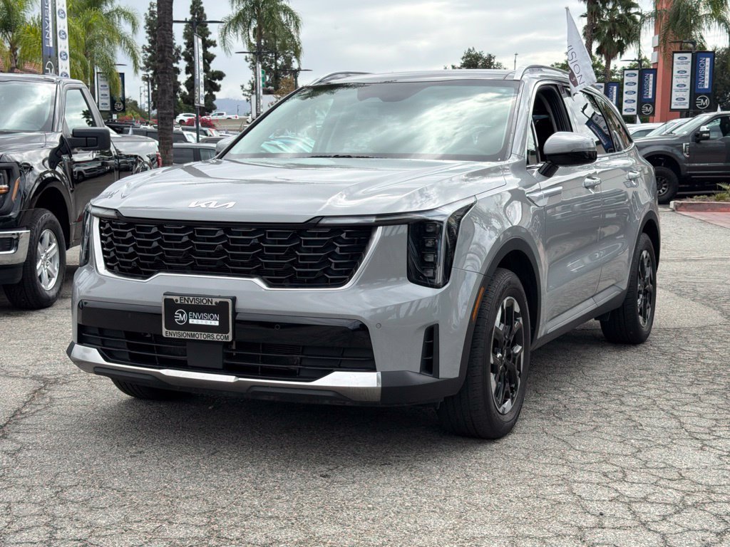 Used 2025 Kia Sorento S w/ Panoramic Sunroof Package FWD image 5
