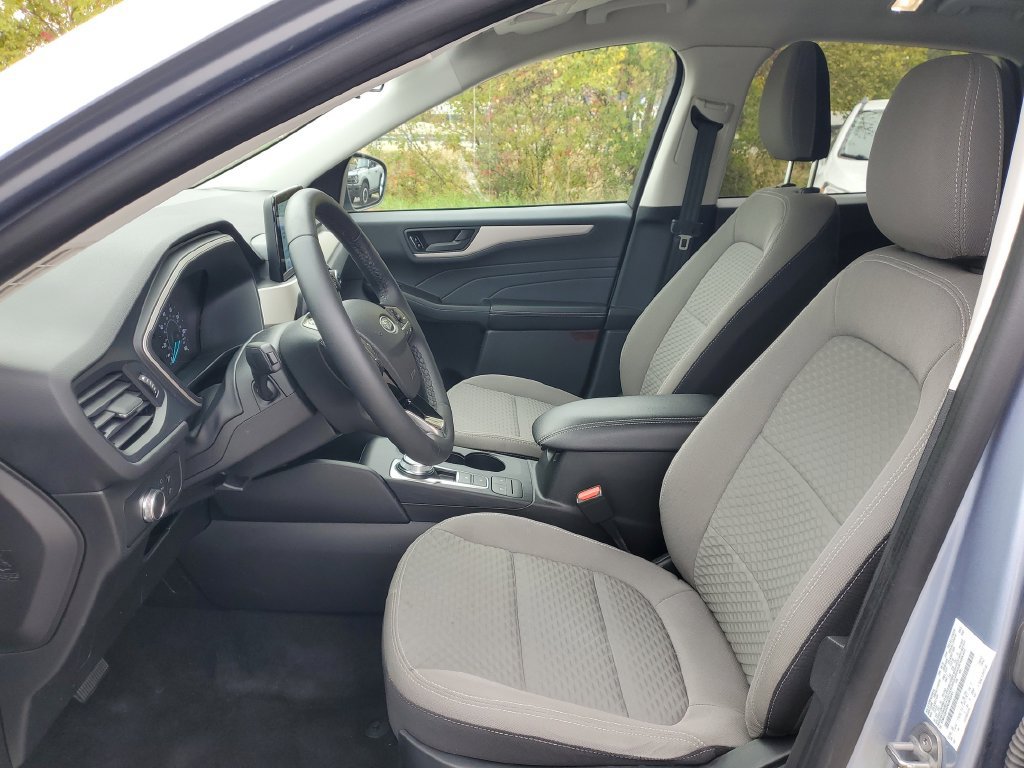 Certified 2022 Ford Escape SE w/ Cold Weather Package AWD/4WD image 11