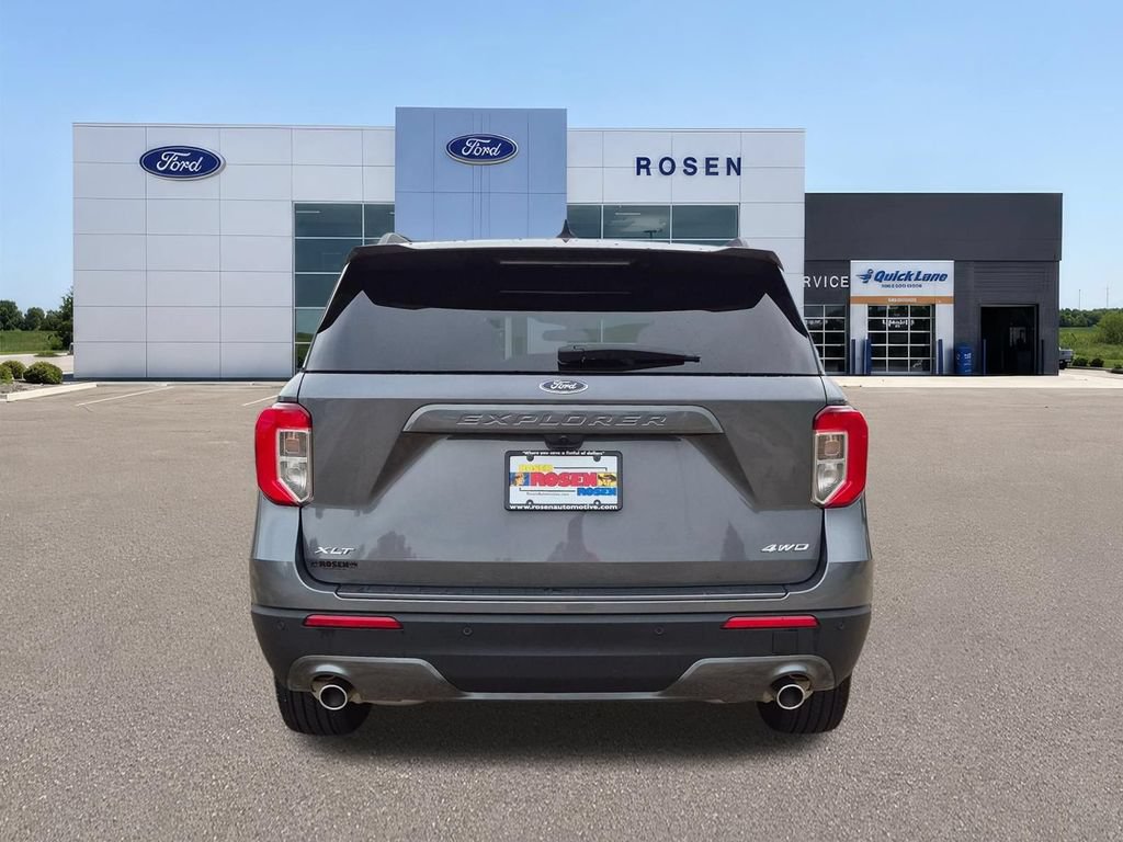 Certified 2024 Ford Explorer XLT w/ Equipment Group 202A AWD/4WD image 4