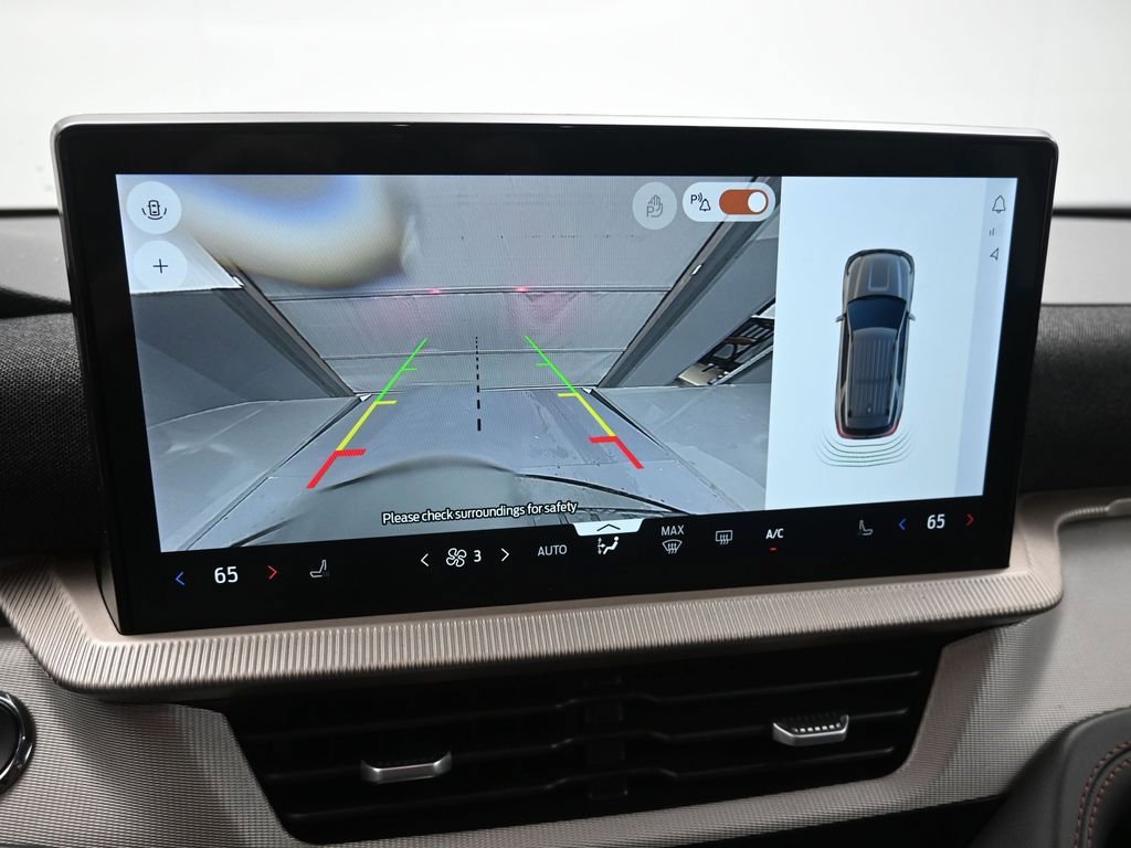 Certified 2025 Ford Explorer Active RWD image 3
