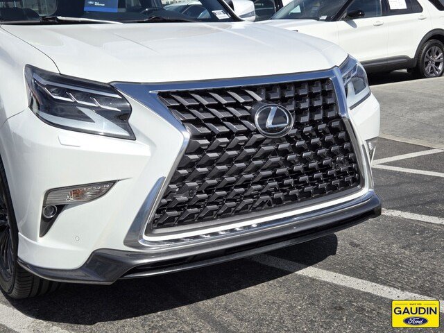 Used 2022 Lexus GX 460 Premium w/ Accessory Package AWD/4WD image 2