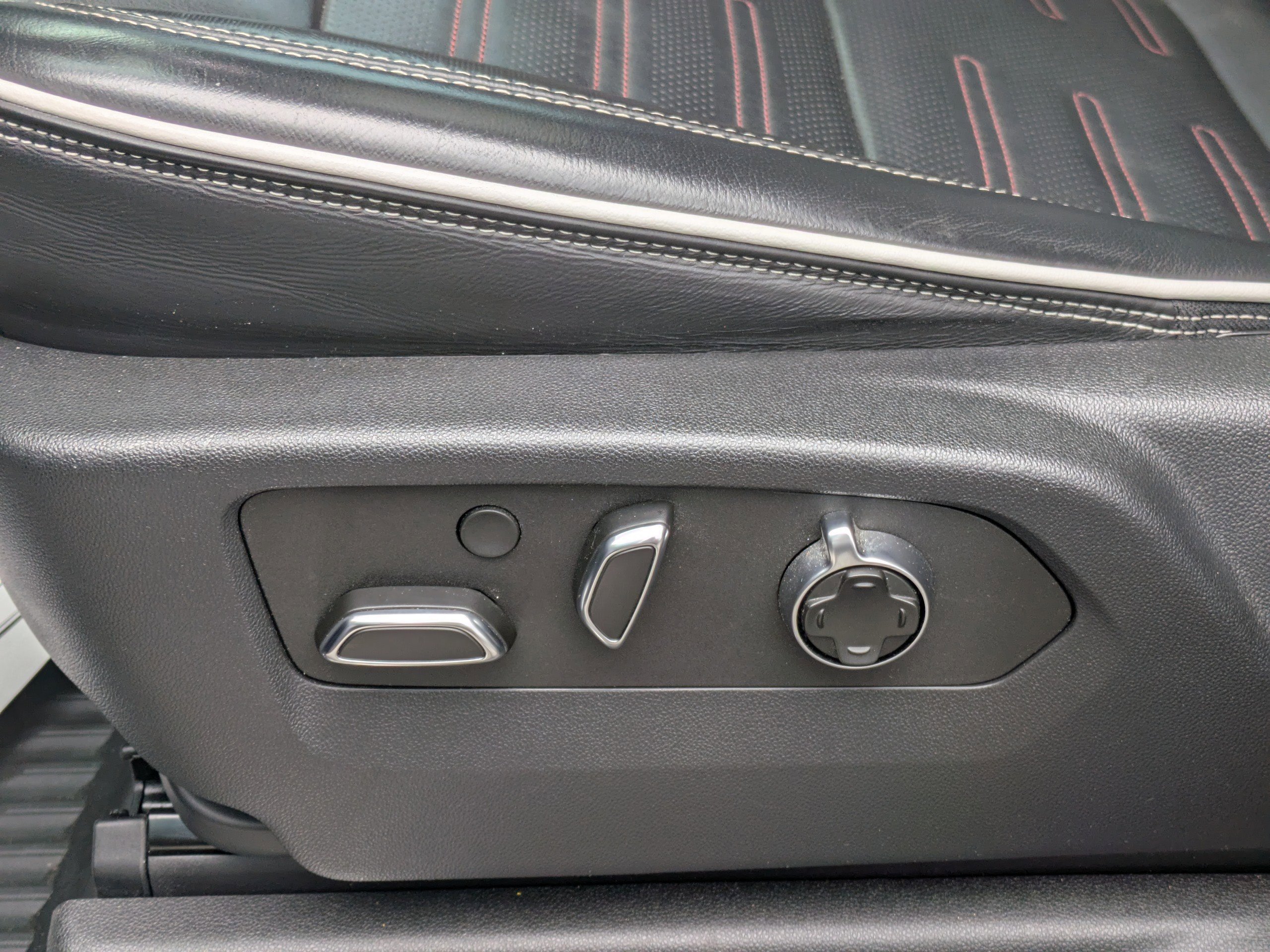 Used 2022 GMC Sierra 1500 AT4X image 26