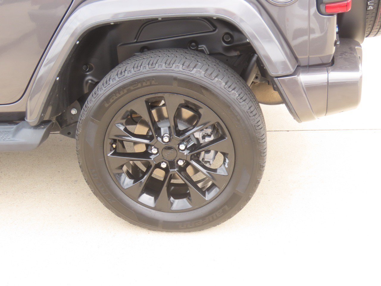Used 2021 Jeep Wrangler Unlimited Sahara AWD/4WD image 17