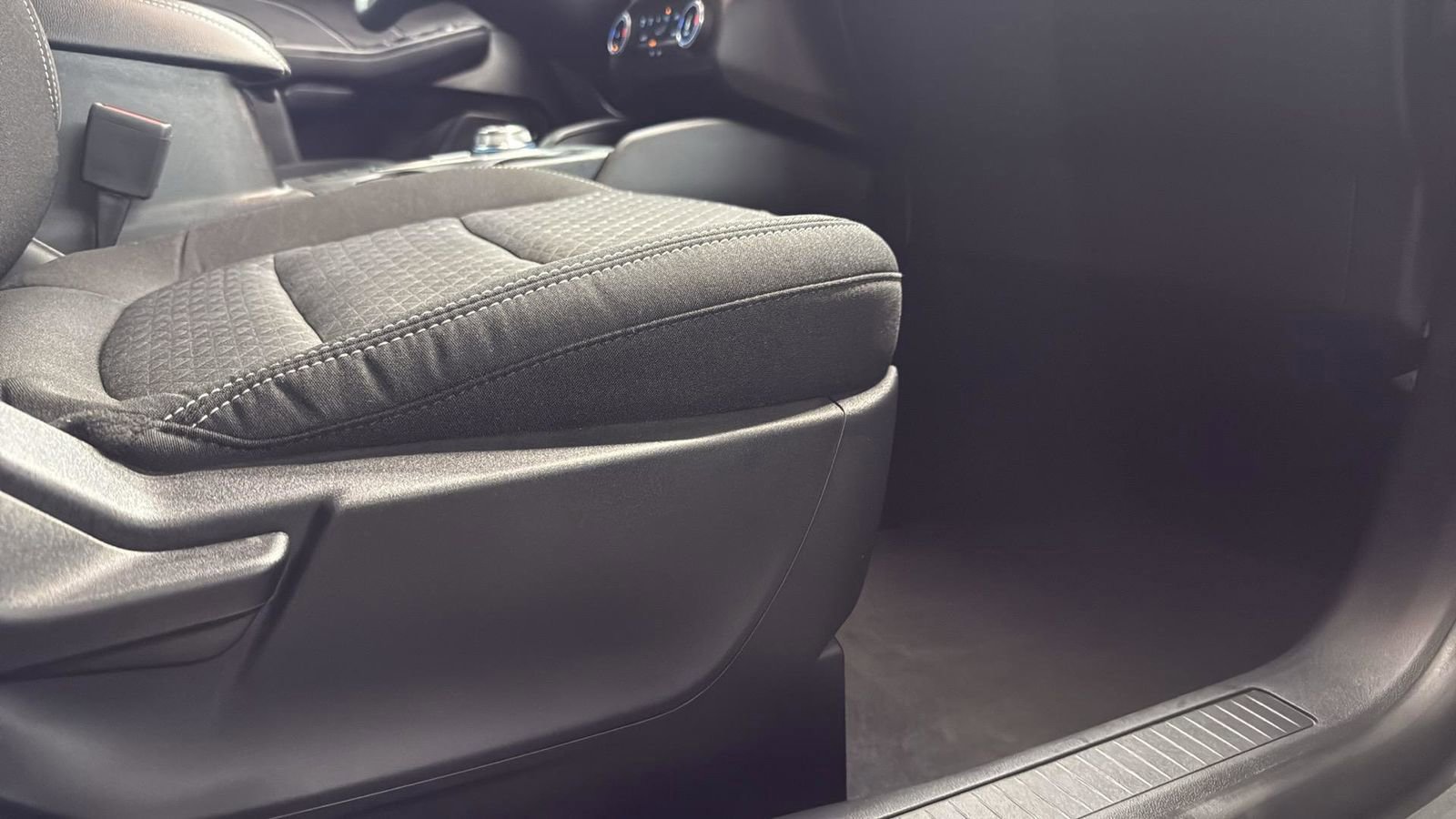 Certified 2025 Ford Escape Active image 25