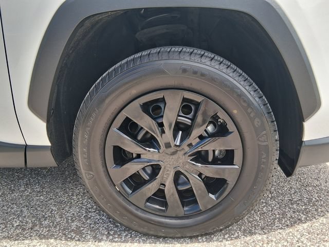Used 2024 Toyota RAV4 LE FWD image 11