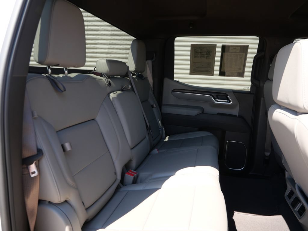 Used 2025 GMC Sierra 1500 SLT AWD/4WD image 17