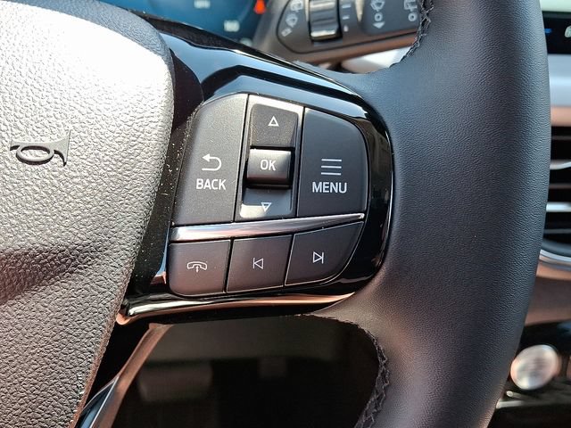 Certified 2025 Ford Escape Platinum FWD image 23