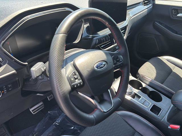 Certified 2023 Ford Escape ST-Line w/ Tech Pack #1 AWD/4WD image 9