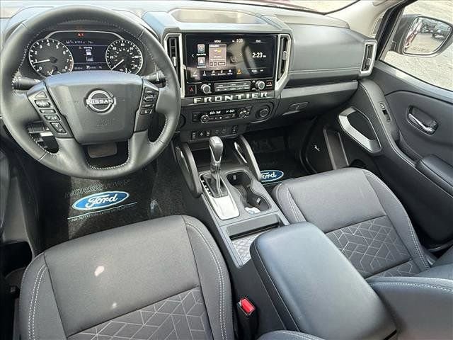 Used 2025 Nissan Frontier SV w/ SV Convenience Package image 14