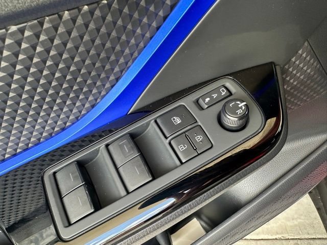 Used 2020 Toyota C-HR XLE FWD image 25