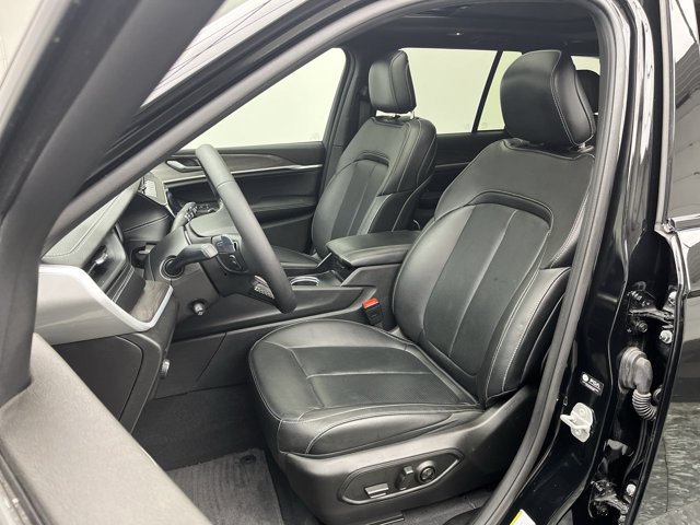 Used 2026 Jeep Grand Cherokee Limited AWD/4WD image 11
