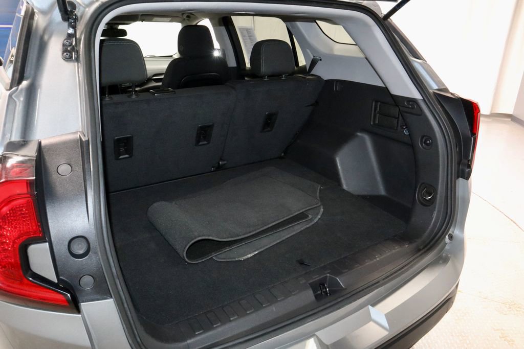 Used 2024 GMC Terrain SLE FWD image 12
