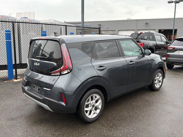Used 2025 Kia Soul LX w/ LX Technology Package FWD image 6