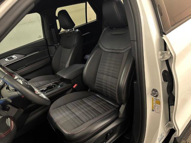 Certified 2025 Ford Explorer ST-Line image 18