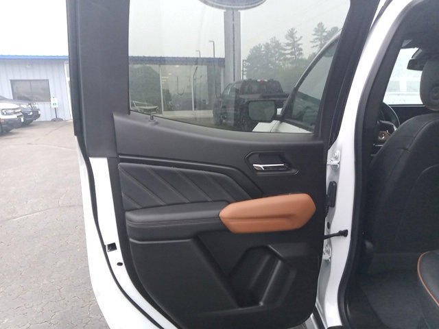 Used 2023 GMC Canyon AT4 image 16