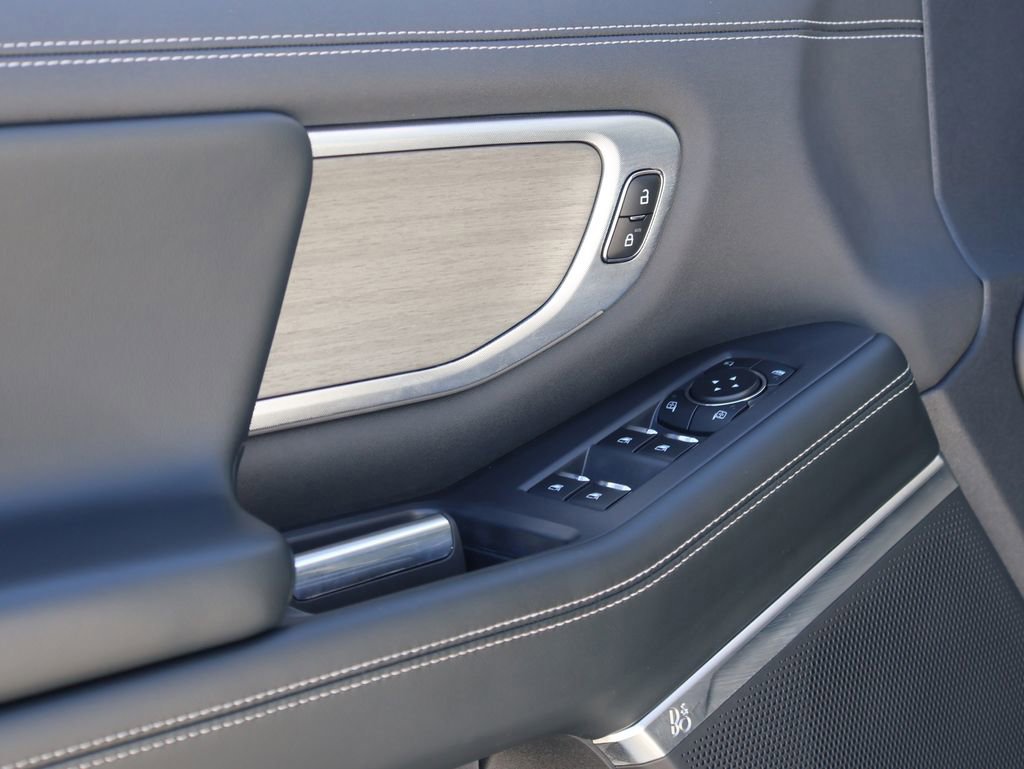 Certified 2025 Ford Expedition Max Platinum image 24