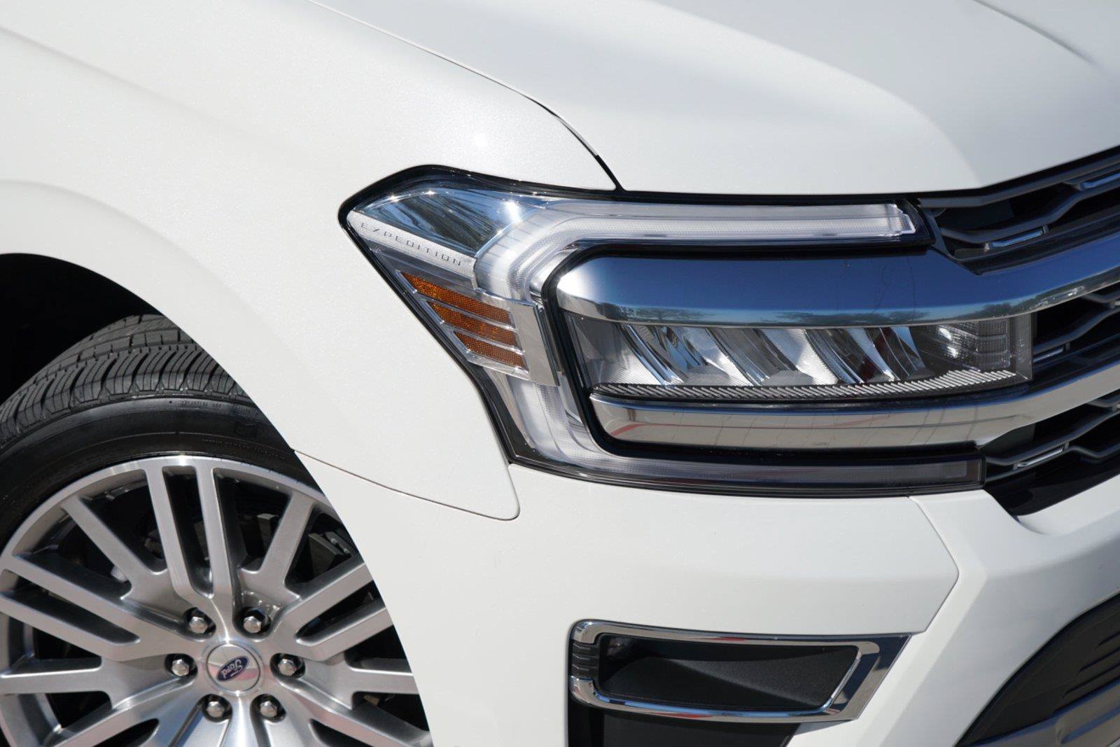 Certified 2024 Ford Expedition Platinum RWD image 3