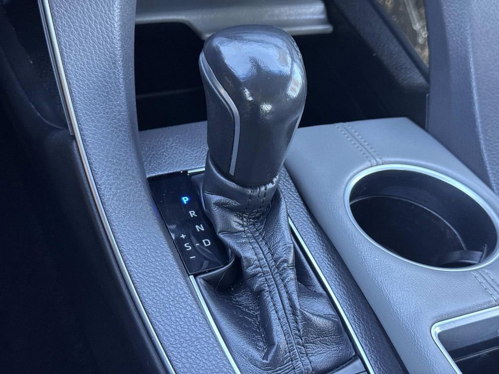 Used 2020 Toyota Avalon XLE image 15