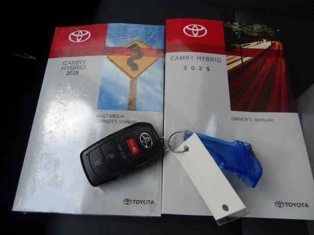 Used 2025 Toyota Camry SE w/ Convenience Package FWD image 36