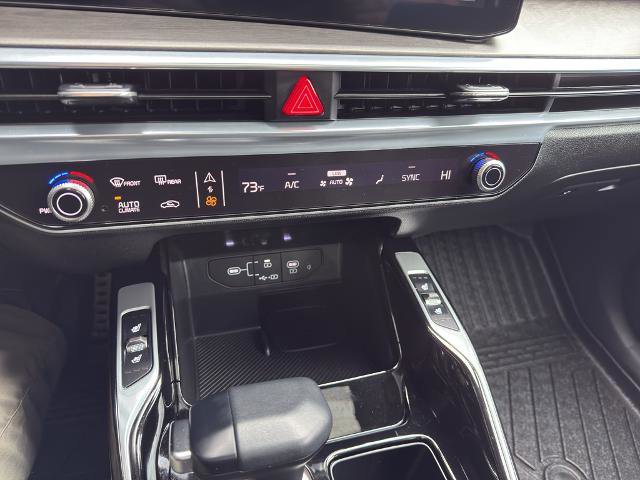 Used 2025 Kia Sorento SX image 28