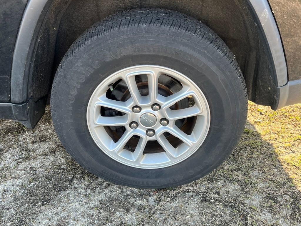 Used 2018 Jeep Grand Cherokee Laredo image 7